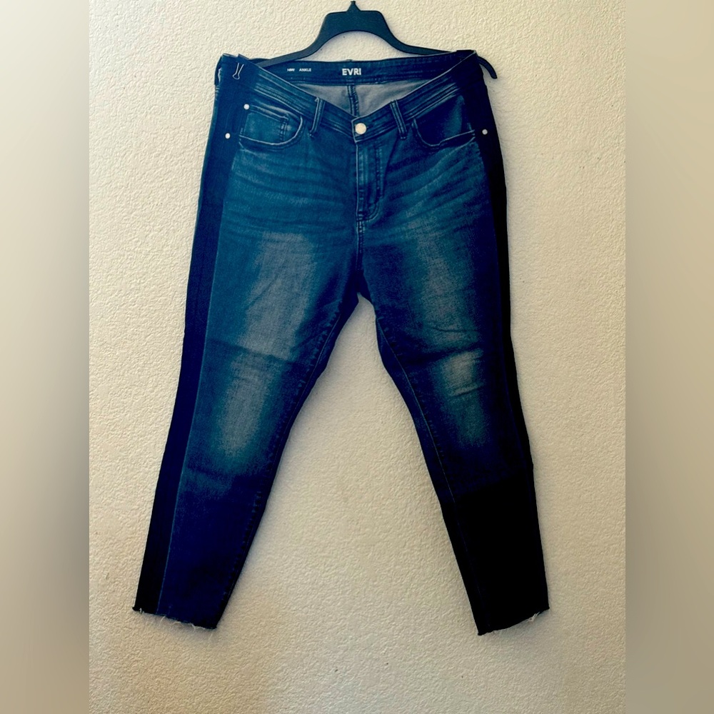 Evri ankle jeans. Size 16.